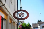 Das Herbergsschild vor dem «Bären» in Weinfelden. (Bild: Sabrina Bächi)