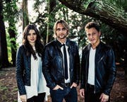 Lukas Schaller alias Lucas Marsand (Mitte) zusammen mit Stefanie Burgener und Jodok Vuille. Bild: PD