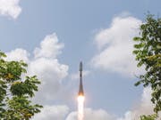 Im Dezember 2018 schiesst der erste Satellit des französischen Spionagesystems CSO auf einer Sojus-Rakete vom europäischen Raumfahrtzentrum in Kourou aus ins All. (Bild: KEYSTONE/EPA ESA-CNES-ARIANESPACE/P. PIRON / HANDOUT HANDOUT)
