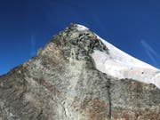 Der Bergunfall ereignete sich, als die beiden Alpinisten auf dem Abstieg vom Pollux (Bild) in Richtung Zwillingsjoch waren. (Bild: police cantonale valaisanne)
