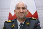 Thomas Süssli am Mittwoch an der Medienkonferenz nach der Ernennung zum neuen Armeechef. (Bild: Keystone, Peter Klaunzer)