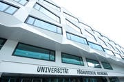 An der Uni Luzern sind arbeiten derzeit 375 Studierende an ihrer Dissertation. (Bild: Dominik Wunderli, Luzern, 20.4.2012)