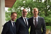 Die neue Bischofschaft von links): Didier Schluchter (Ratgeber), Henrik von Scheel (Bischof), Oliver Nedela (Ratgeber). (Bild: PD)