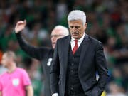 Vladimir Petkovic ist enttäuscht: Sein Team hat in Irland den Sieg verpasst (Bild: KEYSTONE/AP/PETER MORRISON)