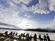 Bei der Lebensqualität gehört die Schweiz zu den besten Ländern weltweit, wenn es um Eingewöhnung im Gastland geht, jedoch zu den schlechtesten. (Symbobild) (Bild: KEYSTONE/WALTER BIERI)