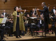 Das Royal Concertgebouw Orchestra spielt unter der Leitung von Tugan Sokhiev und mit Tabea Zimmermann als Solistin das Bartók-Konzert für Viola. (Bild: Priska Ketterer/Lucerne Festival)