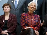 Altersbeschränkung aufgehoben: Die 66-jährige Kristalina Georgiewa (links) kann Nachfolgerin von Christine Lagarde an der Spitze des IWF werden. (Bild: KEYSTONE/EPA/SHAWN THEW)