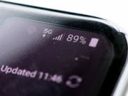 Nachdem Sunrise in der Schweiz bereits im April ein 5G-Netz in Betrieb genommen hat, können nun auch Kunden der Deutschen Telekom mit der neuen Mobilfunktechnik surfen. (Bild: KEYSTONE/ENNIO LEANZA)