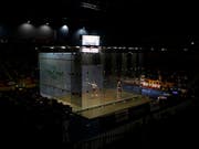 Die Squash-Spieler im Glaskäfig. (Archivaufnahme) (Bild: KEYSTONE/AP/Manish Swarup)