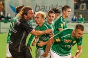Heris Stefanachi ist definitiv beim SC Brühl angekommen. Hier jubelt er mit seiner Mannschaft über ein Tor beim 2:2 gegen Challenge-League-Absteiger Rapperswil-Jona. (Bild: PD)