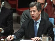 Jean-David Levitte war unter anderem französischer Uno-Botschafter in der Zeit der Anschläge vom 11. September in New York. Hier spricht er im Jahr 2002 vor den Mitgliedern des Sicherheitsrats. (Bild: Keystone/AP/RICHARD DREW)