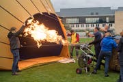 Die Luft im Ballon wird geheizt. (Bild: Boris Bürgisser, 5. September 2019)
