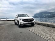 Guter Fahrkomfort, genügend Reichweite für längere Reisen zeichnen den EQC aus. Bild: Aeberli/zvg