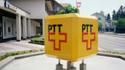 Die gute alte PTT: Das Logo kurz vor der Aufspaltung in Swisscom und Post, Archivfoto von 1996 aus Zürich. (Bild: Keystone)