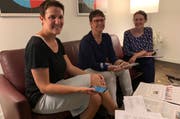 Jolanda Joos, Agi Bacchi und Jenny Walker beim Erarbeiten von Kernbotschaften.Bild: PD
