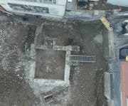 Auf dem Gelände des Parkplatzes vom Gemeindehaus kam ein spätmittelalterlichen, quadratischen Kellers im Lehmboden zum Vorschein. (Bild: PD/ProSpect GmbH)