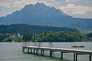 Steg beim Strandbad Lido in Luzern (Bild: Pius Amrein1 6. Juni 2014).