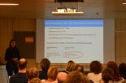 Mona Meienberg von Unicef Schweiz und Liechtenstein zeigt im Einstiegsreferat verschiedene Aspekte der UNO-Kinderrechtskonvention auf. (Bild: Leza Aschwanden (Altdorf, 6. September 2019)