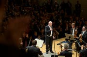 Ein triumphaler Abgang: Bernard Haitink gestern Abend bei seinem Abschiedskonzert im KKL. (Bild: LF/Priska Ketterer)