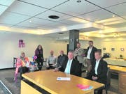 Regula Eckerle, Daniela Hälg, Thomas Schieke, Christof Hachenberg, Thomas Niederberger, Enzo Schrembs, Jean-Marc Demeulemeester und Urban Ruckstuhl freuen sich über die Eröffnung des «Bodan CowoX». (Bild: Urs Brüschweiler)