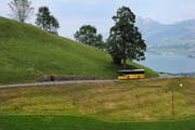 Ein Postauto auf der Strecke Giswil-Mörlialp. (Archivbild: Nadia Schärli)
