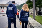 Kulturvermittler unterwegs im Wallis. (Bild: Colin Frei)