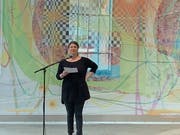 Barbara Affolter, Präsidentin des Vereins Museumsnacht, spricht in der Kunstzone der Lokremise. (Bild: Daniel Wirth - 7. September 2019)