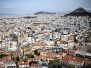 Die neue griechische Regierung in Athen versucht mit Steuererleichterungen, den Wirtschaftskreislauf anzukurbeln. (Bild: KEYSTONE/LAURENT GILLIERON)