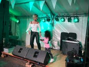 Silvia Kaufmann, die Königin von Mallorca, sorgte im HCK-Festzelt für Stimmung. (Bild: Lukas Z'berg, Kriens, 7. September 2019)