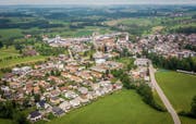 Im Dorfkern von Waldkirch sollen in Zukunft mehr Menschen leben. (Bild: Urs Bucher, Waldkirch, 20. Mai 2018)