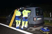 Der Rettungsdienst brachte die Personen ins Spital. (Bild: Kapo)
