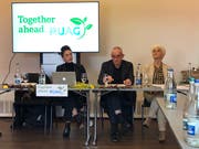 Die Medienkonferenz der Aktionskünstler, mit Patrick Frey als «Pressesprecher». (Bild: Valeria Heintges)