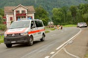 Die Polizei sorgte dafür, dass der Verkehr auf der Hauptstrasse den Tieren und Begleitpersonen den Vortritt liess.