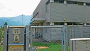 Der Standort Wintersried als Bundesasylzentrum bleibt im Gespräch. Der Bund reagiert auf die niedrigeren Asylzahlen anderswo. (Bild: Franz Steinegger)