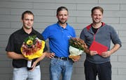 Der Drittplatzierte Pascal Rutishauser (links), der Aachtalkönig André Eigenmann (Mitte) und der Zweitplatzierte Patrick von Ballmoos (rechts). (Bild: Yvonne Aldrovandi-Schläpfer)