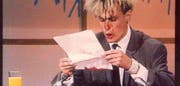   Provocative show and pain of the writer in one: Rainald Goetz s' cut in 1983 during the live broadcast of his reading with a razor blade inflate (Photo: ORF) 
