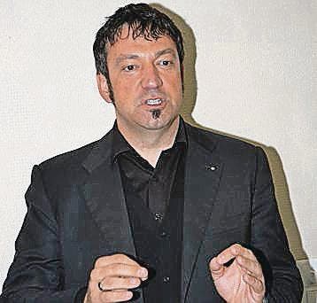Almend Single Mann