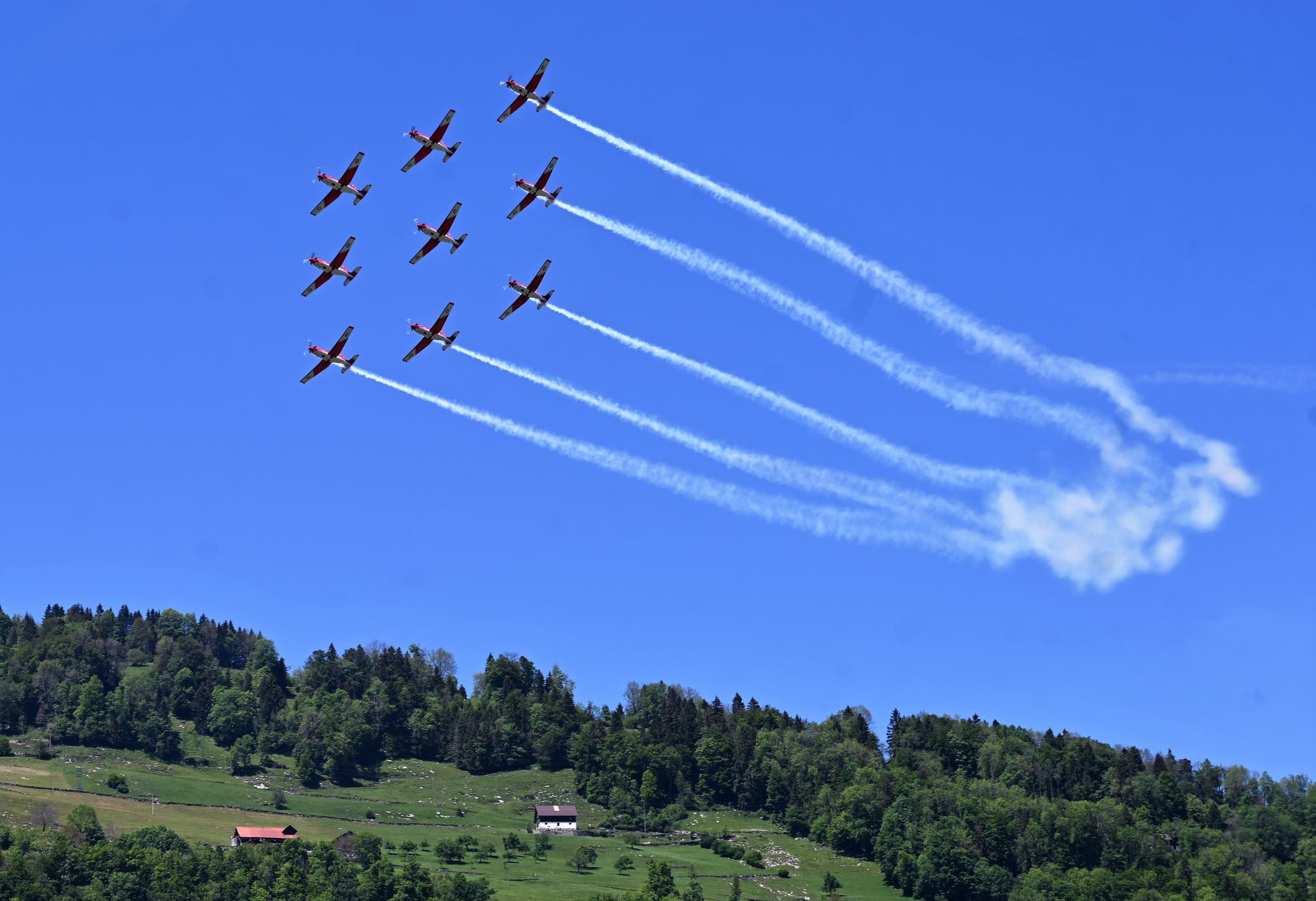 Tschechien Ist Ein Ungarischer Militärjet Verunglückt Tschechien Ist Ein Ungarischer Militärjet Verunglückt