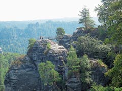 Charakteristische Sandsteinformationen der «Bastei» in der Sächsischen Schweiz bei Pirna.