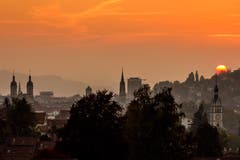 Stimmungsvoller Herbstabend über St. Gallen. (Bild: Christian Wild)