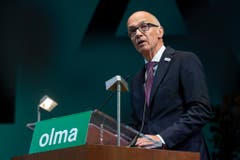 Neben Schneider-Ammann hielt auch St.Gallens Stadtpräsident Thomas Scheitlin eine Ansprache. (Bild: Keystone)