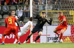 Der Schweizer Mario Gavranovic (2.v.l.) schiesst das Tor zum 1:1. (Bild: Julien Warnand/EPA (Brüssel, 12. Oktober 2018))