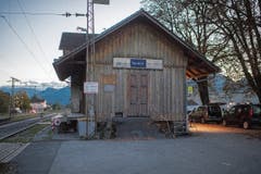Der unscheinbare Bahnhof Nendeln verwandelt sich an sieben Abenden in eine Bühne.