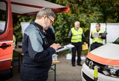Frauenfeld TG - In einer gross angelegten Übung zum Thema Koordination kamen Feuerwehrleute aus der ganzen Schweiz nach Frauenfeld.