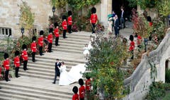 Prinzessin Eugenie and Jack Brooksbank verlassen die St. George's Kapelle. (Bild: Andrew Matthews/Pool via AP (Windsor, 12. Oktober 2018))