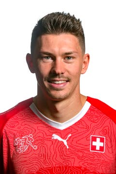 Christian Fassnacht: Note -. Kommt für Freuler (87.) und damit zum Début im Schweizer Dress. Für eine Note reicht das nicht.