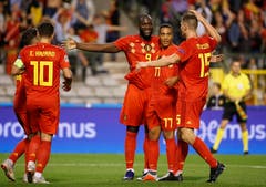 Die belgischen Spieler feiern das Tor von Romelu Lukaku (Mitte). (Bild: Julien Warnand/EPA (Brüssel, 12. Oktober 2018))