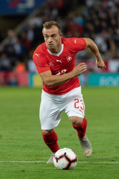 Xherdan Shaqiri: Note 5. Überall in der Offensive anzutreffen, versucht alles, bringt Torgefahr. Leitet den Ausgleich ein.