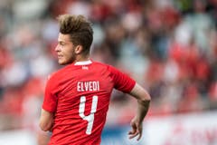 Nico Elvedi: Note 4.5. Spielt für Akanji. Gibt per Kopfball den Assist zum 1:1. Perfekte Grätschen. Kandidat für die Zukunft.