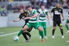 Das Eröffnungsspiel SCK gegen GC Zürich. Krienser Nikola Mijatovic (grün) gegen GCs Nikola Sukacev. (Bild: Boris Bürgisser (Kriens, 13. Oktober 2018))